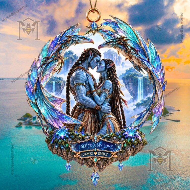 Avatar Na'vi Couple Personalized Ornament - front view with embracing couple and name plaque